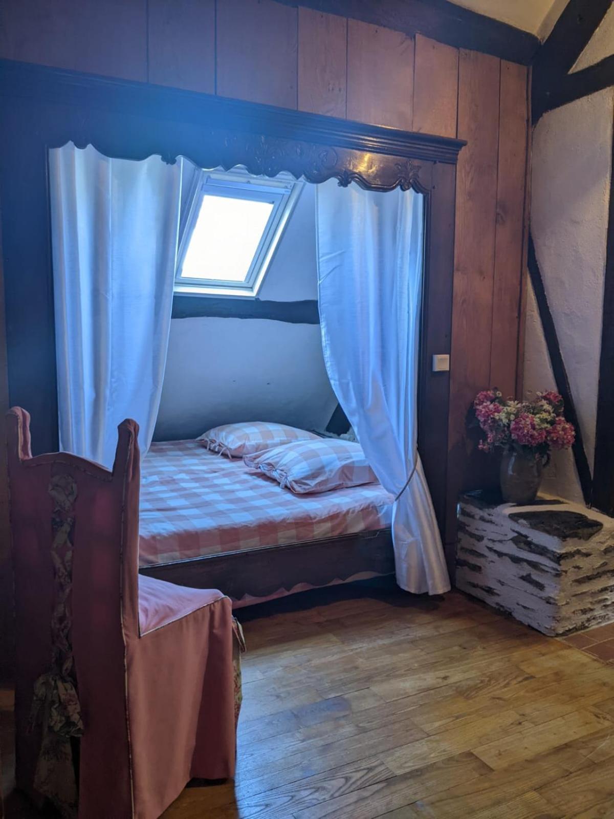 Chambre D'Hotes Saint Jacob Relais De Chasse Du XVIII Siecle Les Fougerets Экстерьер фото